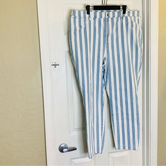 Good American Good Legs Cropped Stripe Jeans Plus Size 24 - Picture 3 of 10